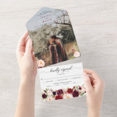 オールインワンのバーガンディ マーサラ ラスティック ウェディング 招待状 (貼ってはがせる)