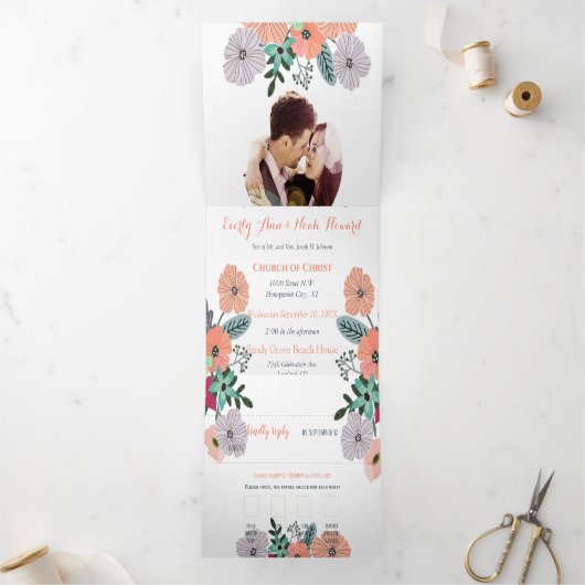 オールインワンコーラルラベンダーとグリーンフローラ結婚ズ 三つ折り招待状 (内部)