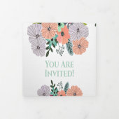 オールインワン コーラル ラベンダーとグリーンフローラル ウェディング 三つ折り招待状 (カバー)