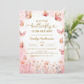 オールインワンQRコードガールピンクバタフライベビーシャワー 招待状 (スタンド正面)