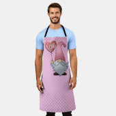 オールオーバーピンクオンピンクハート格言キッチンエプロン エプロン (着用した状態)