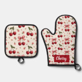 オールオーバープリントさくらんぼとボウ 鍋つかみ&鍋敷きセット (正面)