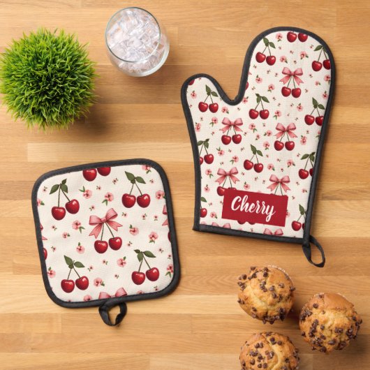 オールオーバープリントさくらんぼとボウ 鍋つかみ&鍋敷きセット (トップダウン)