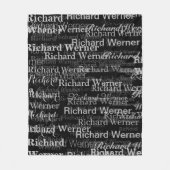 オールオーバープリントの繰り返し名ブラック&ホワイトモダン フリースブランケット (正面)