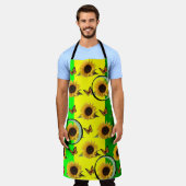 オールオーバープリントエプロンひまわり蝶 エプロン (着用した状態)