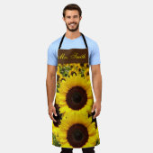 オールオーバープリントエプロンひまわり エプロン (着用した状態)
