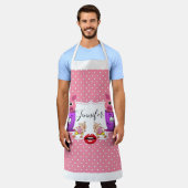 オールオーバープリントエプロンピンクピッグハート エプロン (着用した状態)