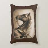 オールドウエストクォーターホースセピアブラウン アクセントクッション (正面(垂直))