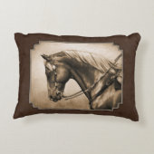 オールドウエストクォーターホースセピアブラウン アクセントクッション (裏面)