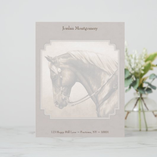 オールドウエストクォーターホースセピアブラウン レターヘッド (スタンド正面)