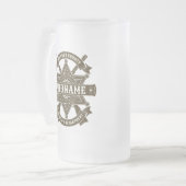 オールドウエストシェリフ副ライフルパーソナライズされたバッジ フロストグラスビールジョッキ (正面左)