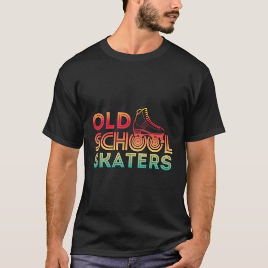 オールドスクールスケーターローラースケートで滑るスケートスケーター Tシャツ (正面)