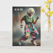 オールドレディ踊りゲティングオールド誕生日 カード (黄色い花)