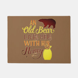 オールド・ベアはここに住む ドアマット