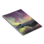 オーロラの光がラグーンに反射 ノートブック (右側)