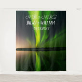 オーロラスクリプト Mr & Mrs ウェディングバックドロップバナー タペストリー (正面)