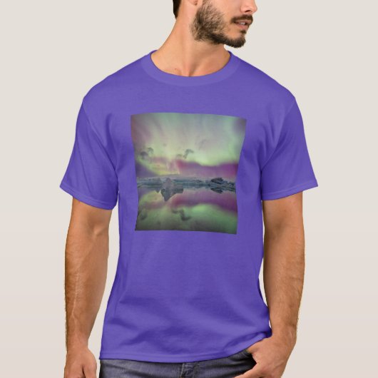 オーロラ ラグーンに映る | アイスランド Tシャツ (正面)