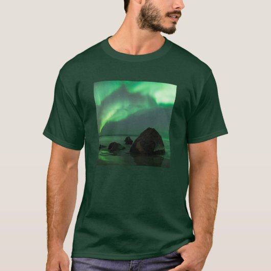 オーロラ | ロフォーテン ノルウェー 浜辺 Tシャツ (正面)