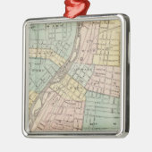 オーロラ、NapervilleおよびWheaton メタルオーナメント (左)