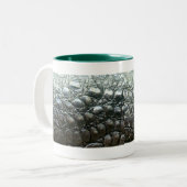 カイマンワニフェイクワニ皮デザイン ツートーンマグカップ (正面左)