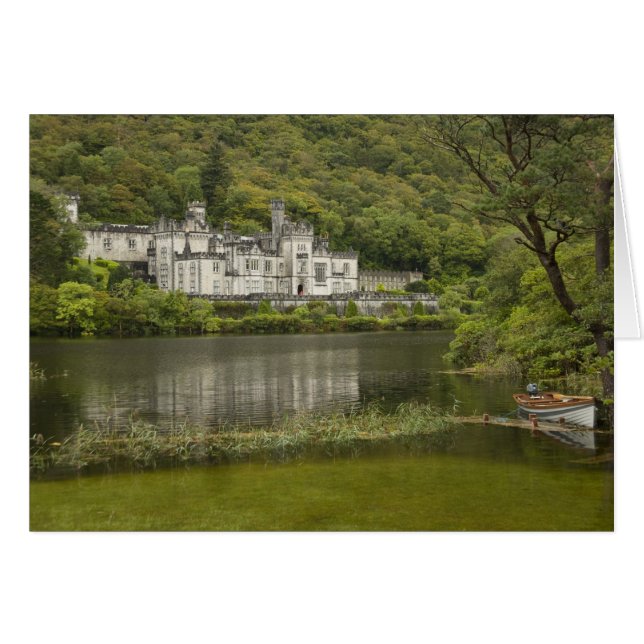 カイルモア修道院、ゴールウェイ県、アイルランド (正面横)