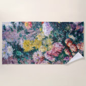 カイレボッテ – 白と黄色の菊 ビーチタオル (正面)