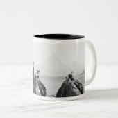 カイロエジプト、ラクダ·ジョッキー·ギザ·ピラミッド(NR) ツートーンマグカップ (正面右)
