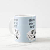 カイロプラクターが患者の漫画を扱っていおもしろいる コーヒーマグカップ (正面左)