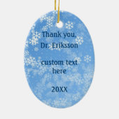 カイロプラクターのTouchはパーソナライズなオーナメント住んでいます セラミックオーナメント (裏面)