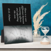 カイロプラクティックアジャストザキュアイーゼル フォトプラーク (側面)