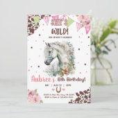 カウガールの乗馬、ワイルド、白色の馬の女の子の招待状。 招待状 (スタンド正面)