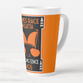 カウズアイルオブワイトヨットレガッタ カフェラテマグ (右アングル)