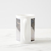 カウダムマグ ボーンチャイナマグカップ (裏面)