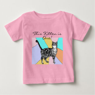 カウトキャットファースト誕生日パステルキャッツベビーキッテン ベビーTシャツ