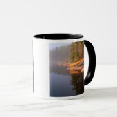 カウニピ湖、霧の多いカヌーキャンプサイト マグカップ (正面右)