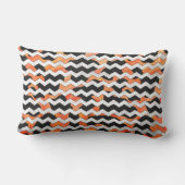 カウブラック&オレンジシェブロンプリント ランバークッション (裏面)