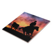 カウボーイが夕暮れ時にロープを操縦 タイル (側面)