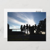 カウボーイと女性のカーボーイの若者を囲む ポストカード (正面/裏面)