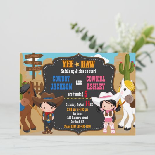 カウボーイと女性のカーボーイ誕生日の招待状ワイルドウエスト 招待状 (スタンド正面)