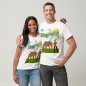カウボーイと放牧馬の山の風景 Tシャツ (ユニセックス)