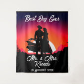 カウボーイと花嫁のサンダウン結婚ズ タペストリー (正面)