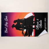 カウボーイと花嫁のサンダウン結婚ズ ビーチタオル (正面)