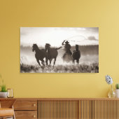 カウボーイの白と黒の写真Lassoing Horses キャンバスプリント (インサイチュ (リビング))