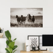 カウボーイの白と黒の写真Lassoing Horses ポスター (ホームオフィス)