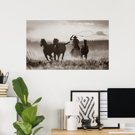 カウボーイの白と黒の写真Lassoing Horses ポスター (ホームオフィス)