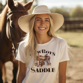 カウボーイはサドルでそれをする Tシャツ