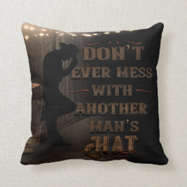 カウボーイは他の人の帽子と混乱しない クッション