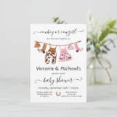 カウボーイまたは女性のカーボーイリビールクロースレインベビーシャワー 招待状 (スタンド正面)