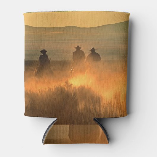 カウボーイトリオ：山岳背景ギャロップ。 缶クーラー (正面)