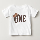 カウボーイハットをテーマにしたONE 1st誕生日ベビー ベビーTシャツ (正面)